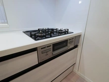 【神奈川県/横浜市中区山下町】ミオカステーロ横濱関内 キッチン：三口コンロ