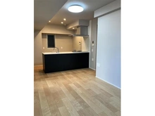 【神奈川県/横浜市中区花咲町】アール・ケープラザ横浜VI リビング・ダイニング