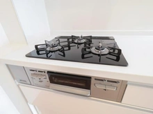 【神奈川県/横浜市磯子区洋光台】グレイス洋光台マークアヴェニュー キッチン：三口コンロ