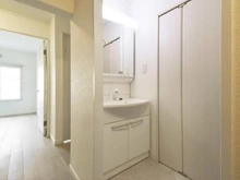 【神奈川県/横浜市磯子区磯子】磯子レインボーハイツ 洗面所：写真右側