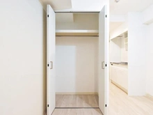 【神奈川県/横浜市中区山下町】ル・グラン元町 洋室：収納