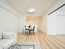 【神奈川県/横浜市磯子区磯子】 ビツグヴアン磯子汐見台 リビング・ダイニング