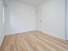 【神奈川県/横浜市磯子区磯子】 ビツグヴアン磯子汐見台 洋室