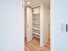 【神奈川県/横浜市磯子区磯子】 ビツグヴアン磯子汐見台 収納