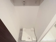 【神奈川県/藤沢市鵠沼海岸】ヴェレーナグラン江ノ島鵠沼海岸 洗面所：洗濯防水パン