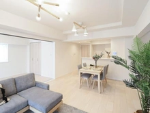 【神奈川県/横浜市中区新山下】ライオンズステージ横濱元町 LDK：写真左側洋室