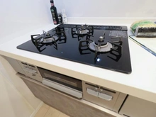 【神奈川県/横浜市中区新山下】ライオンズステージ横濱元町 キッチン：三口コンロ