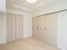 【神奈川県/横浜市中区新山下】ライオンズステージ横濱元町 洋室