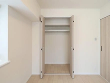 【神奈川県/横浜市中区新山下】ライオンズステージ横濱元町 洋室：収納