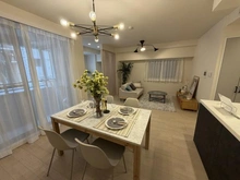 【神奈川県/横浜市中区弁天通】東急ドエル・アルス桜木町博物館通り リビング・ダイニング：家具調度品は価格に含まれません