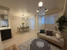 【神奈川県/横浜市中区弁天通】東急ドエル・アルス桜木町博物館通り リビング・ダイニング：家具調度品は価格に含まれません