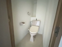 【神奈川県/横浜市南区日枝町】ライオンズマンション吉野町リバーサイド トイレ