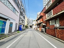 【東京都/新宿区荒木町】舟越ビル 前面道路