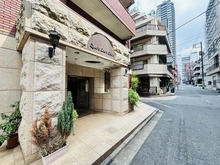 【東京都/新宿区四谷】クイーンズコートオークラ エントランス