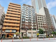 【東京都/新宿区富久町】御苑フラワーマンション 外観：写真中央