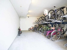 【東京都/渋谷区富ヶ谷】フォルム代々木公園リベディア 駐輪場