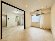 【東京都/新宿区新宿】セントフォービル リビング・ダイニング：（手前）洋室