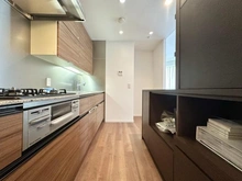 【東京都/新宿区富久町】富久クロスコンフォートタワー キッチン