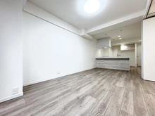 【東京都/新宿区南元町】パインクレスト信濃町 リビング・ダイニング