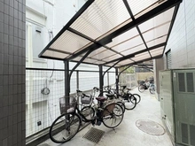 【東京都/新宿区南元町】パインクレスト信濃町 駐輪場