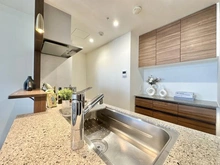 【東京都/新宿区富久町】富久クロスコンフォートタワー キッチン