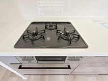 【東京都/板橋区熊野町】秀和大山レジデンス キッチン：三口コンロ