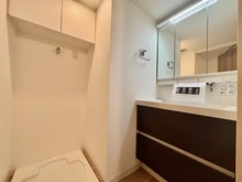 【東京都/新宿区市谷本村町】エステムプラザ市谷外濠公園 洗面室