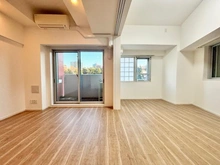 【東京都/新宿区市谷本村町】エステムプラザ市谷外濠公園 リビング・ダイニング