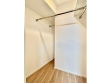 【東京都/新宿区市谷本村町】エステムプラザ市谷外濠公園 ウォークインクローゼット