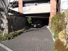 【東京都/新宿区市谷本村町】エステムプラザ市谷外濠公園 アプローチ