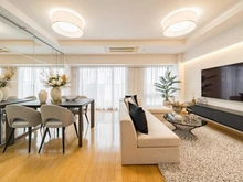 【東京都/新宿区富久町】ローレルコート新宿タワー リビング・ダイニング