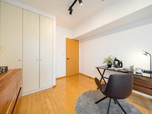 【東京都/新宿区富久町】ローレルコート新宿タワー 洋室