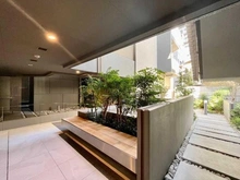 【東京都/新宿区舟町】ブリリア四谷三丁目 アプローチ