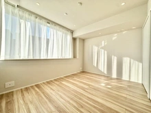 【東京都/新宿区市谷仲之町】パークコート市谷仲之町 洋室