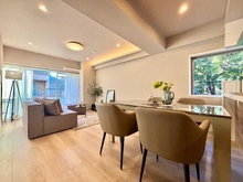 【東京都/新宿区内藤町】秀和内藤町レジデンス リビング・ダイニング