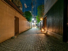 【東京都/新宿区市谷薬王寺町】パークホームズ市谷薬王寺セントガレリア  神楽坂 かくれんぼ横丁（現地より約1,800m）