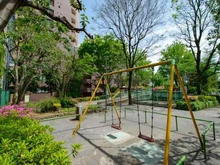 【東京都/新宿区市谷薬王寺町】パークホームズ市谷薬王寺セントガレリア  仲之公園（現地より約550m）