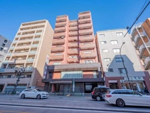 【東京都/新宿区大京町】キングダム御苑 外観：写真中央