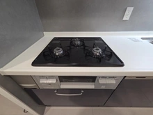 【東京都/新宿区内藤町】ジオ御苑内藤町 キッチン：三口コンロ