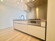 【東京都/新宿区富久町】富久クロスコンフォートタワー キッチン