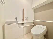 【東京都/新宿区富久町】富久クロスコンフォートタワー トイレ