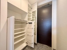 【東京都/新宿区富久町】富久クロスコンフォートタワー 玄関