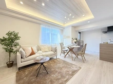 【東京都/新宿区四谷坂町】エスティメゾン四谷坂町 リビング・ダイニング：※家具・調度品等は販売価格に含まれておりません