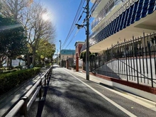 【東京都/新宿区若葉】秀和四谷パークサイドレジデンス 前面道路