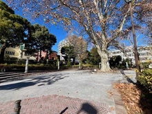 【東京都/新宿区若葉】秀和四谷パークサイドレジデンス 新宿区立四谷見附公園（現地より約10m）