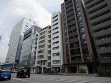 【東京都/新宿区市谷本村町】ホワイトレジデンス 外観：写真中央