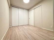 【東京都/新宿区南榎町】神楽坂パークハウス 洋室