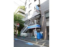 【東京都/港区南青山】オープンレジデンス南青山イーストテラス  ローソン南青山二丁目店（現地より約50m）