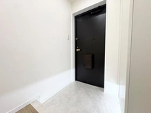 【東京都/新宿区南元町】パインクレスト信濃町 玄関