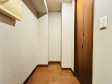 【東京都/新宿区市谷加賀町】パークコート市谷加賀町二丁目 サービスルーム（納戸）